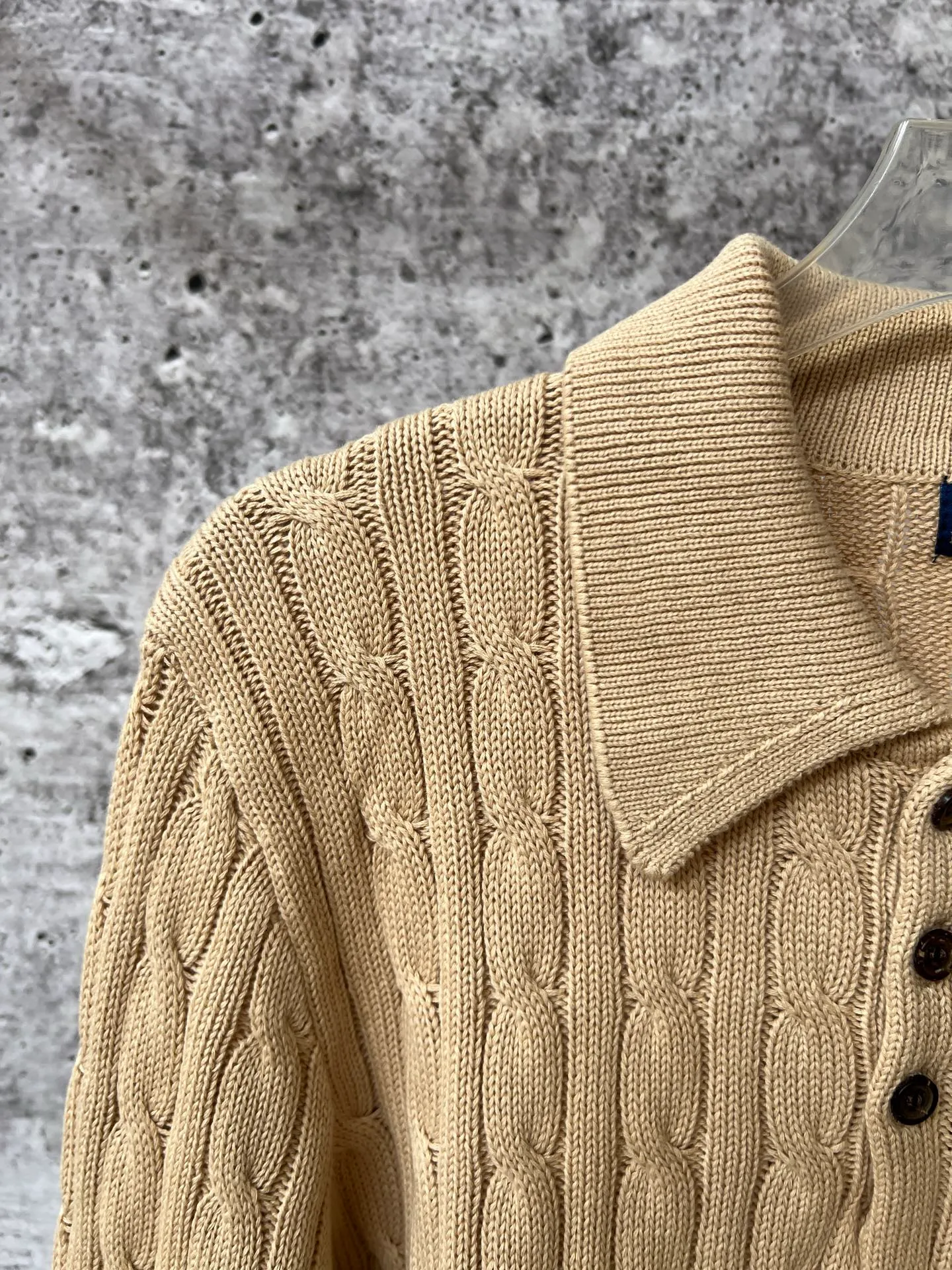 P240 Ralph Lauren fall lapel unisex polo sweater, made of the same pure cotton washed fabric as the original, all craftsmanship details restored to the original, buttoned lapel upper body with a lazy old money style